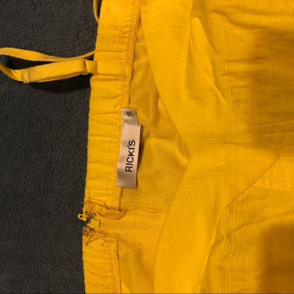 Ricki’s bright yellow sundress - Picture 4 of 9